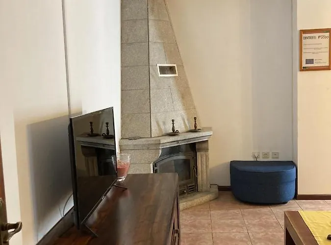 Casa Do Tavares Feriehus Carvalhais (Viseu)